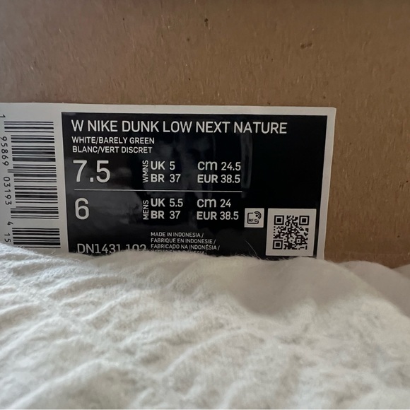 Neon green dunks - Picture 5 of 6